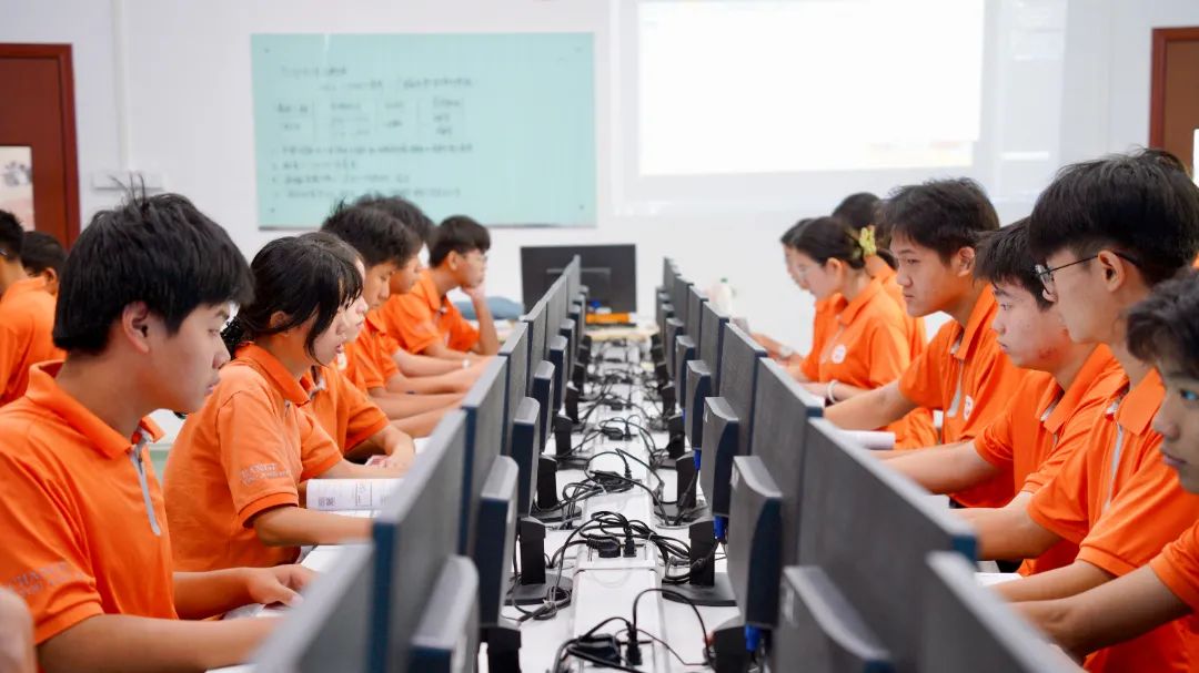 珠海市創(chuàng)沃中等職業(yè)學(xué)校 軟件與信息服務(wù)專業(yè)——連接數(shù)字未來的橋梁